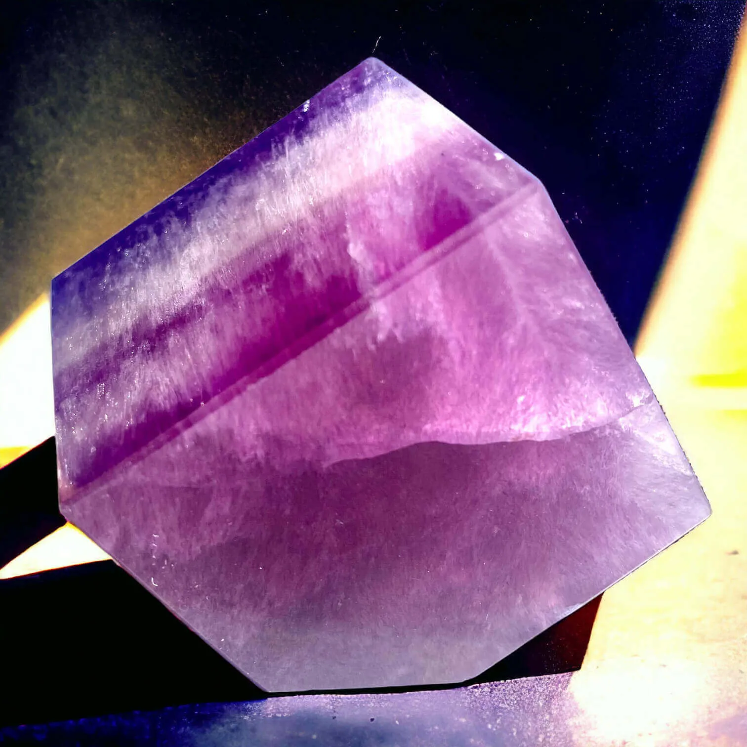 Fluorite Cube : Design  Delicato e Armonico