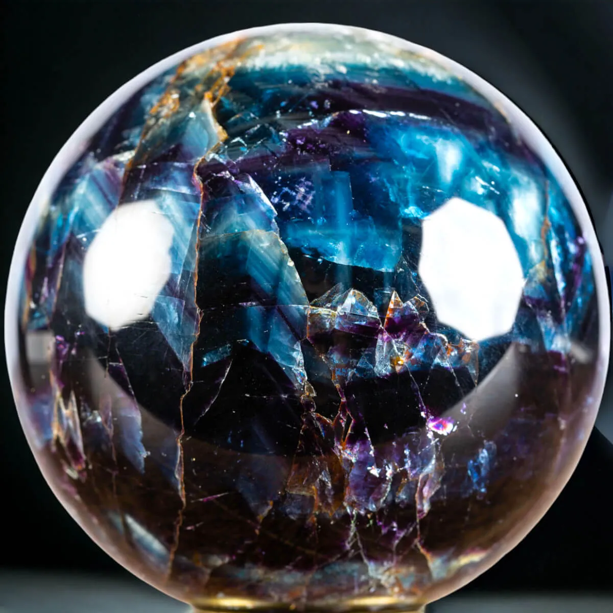 La Sfera di Fluorite Nera di Transbaikalia.