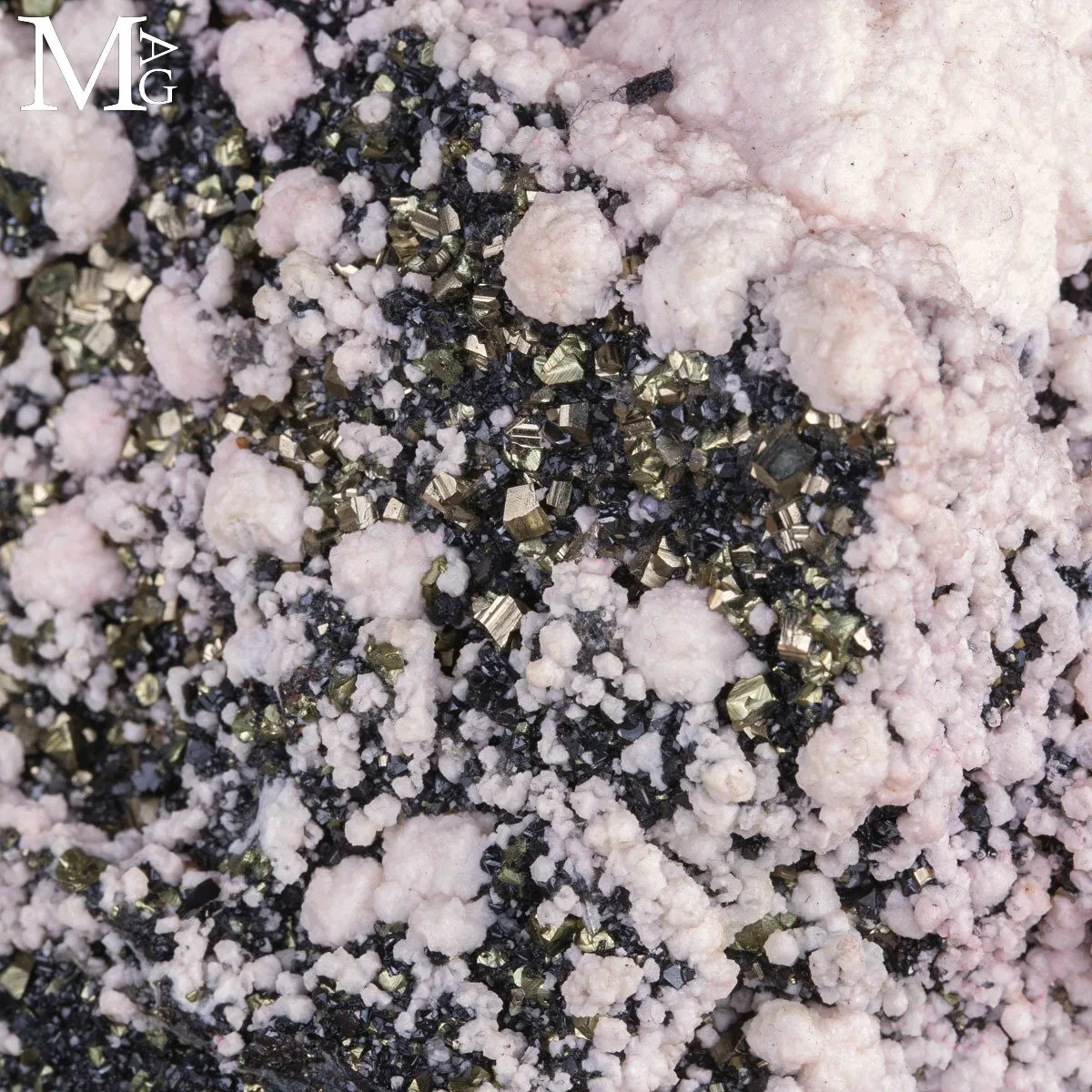 Grande Campione Mineralogico di Pirite, Galena e Calcite Rosa.