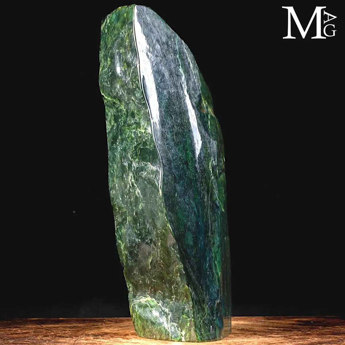 Grande Monolite di Giada Nefrite Naturale – Himalayana.