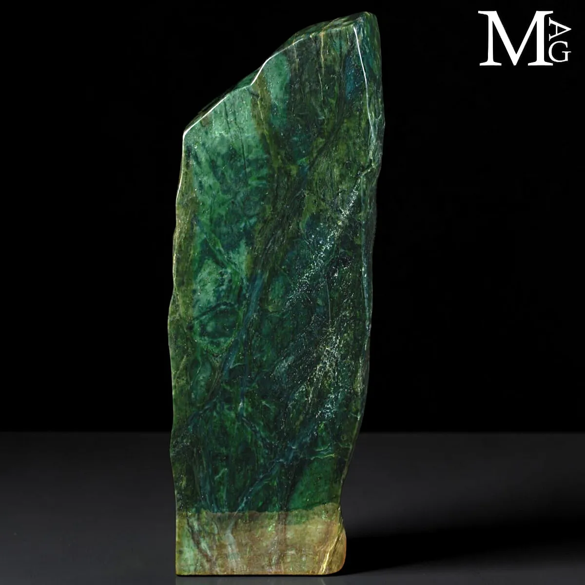 Grande Monolite di Giada Nefrite Naturale – Himalayana.