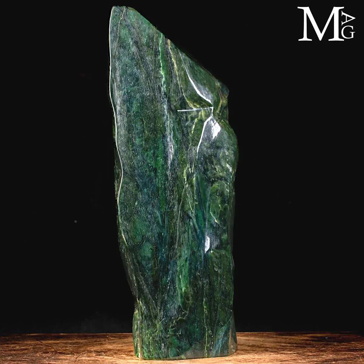 Grande Monolite di Giada Nefrite Naturale – Himalayana.