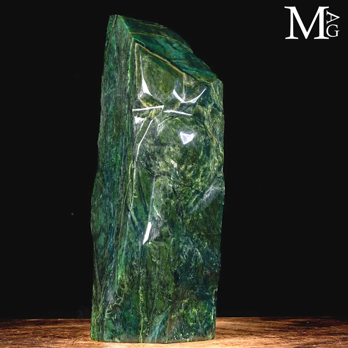 Grande Monolite di Giada Nefrite Naturale – Himalayana.
