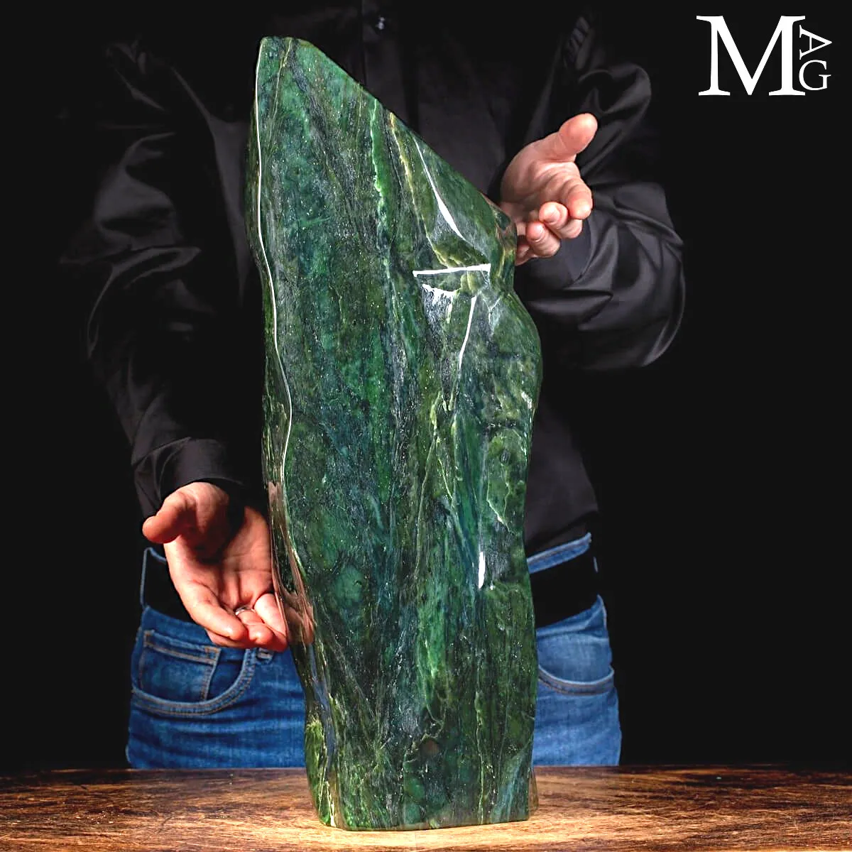 Grande Monolite di Giada Nefrite Naturale – Himalayana.