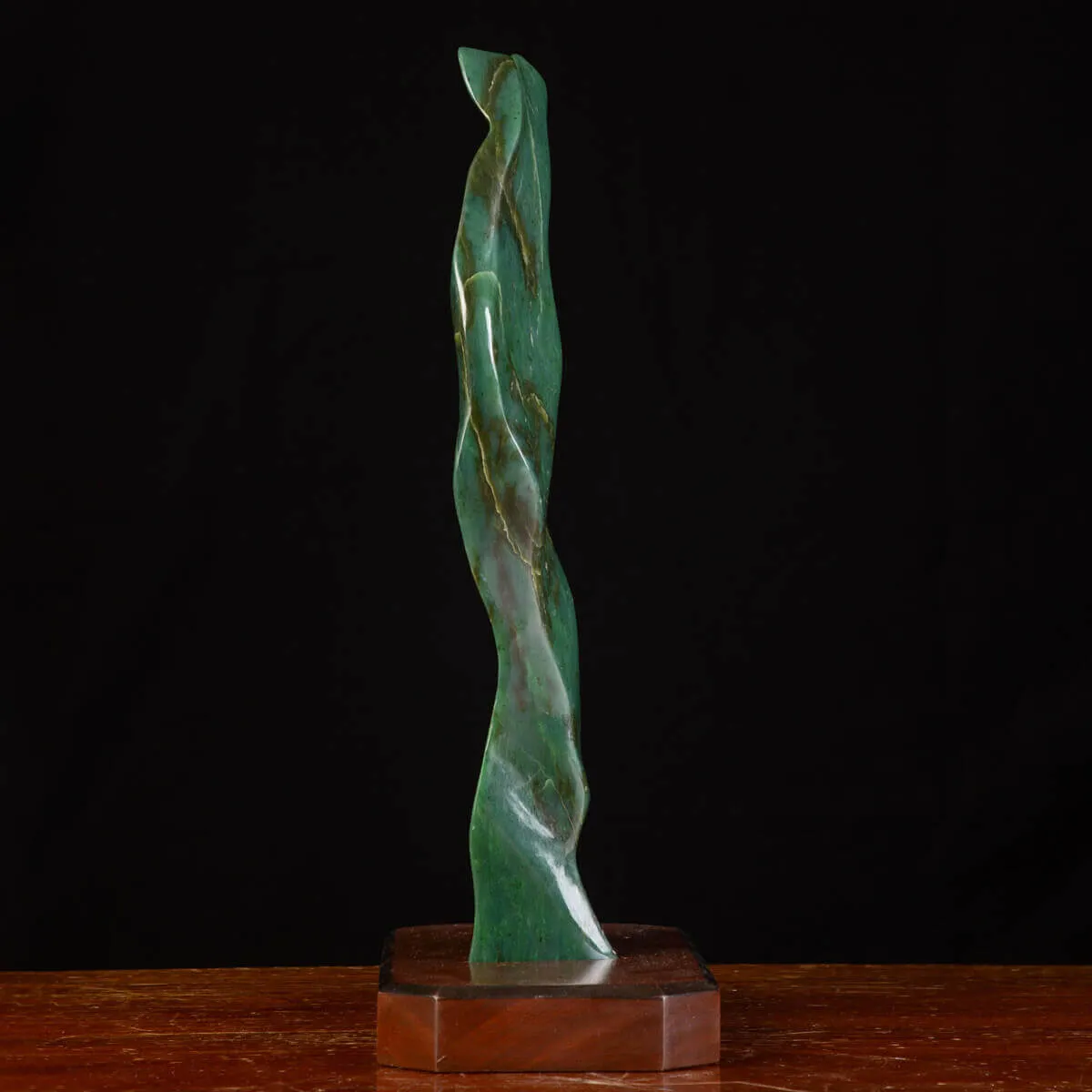 Splendido Blocco di Giada Nefrite: Verde Intenso.