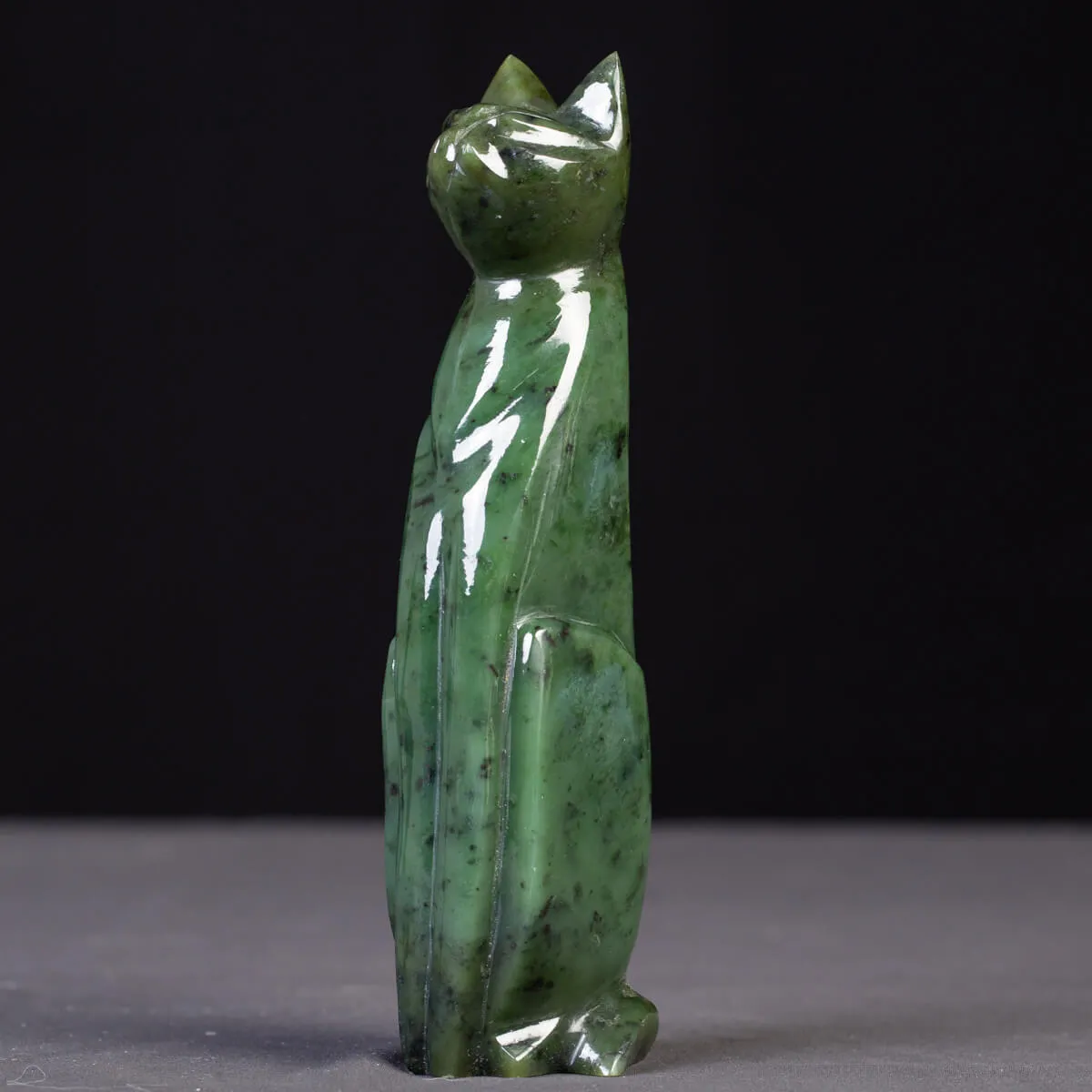 Intaglio in Giada di un Gatto Sacro.