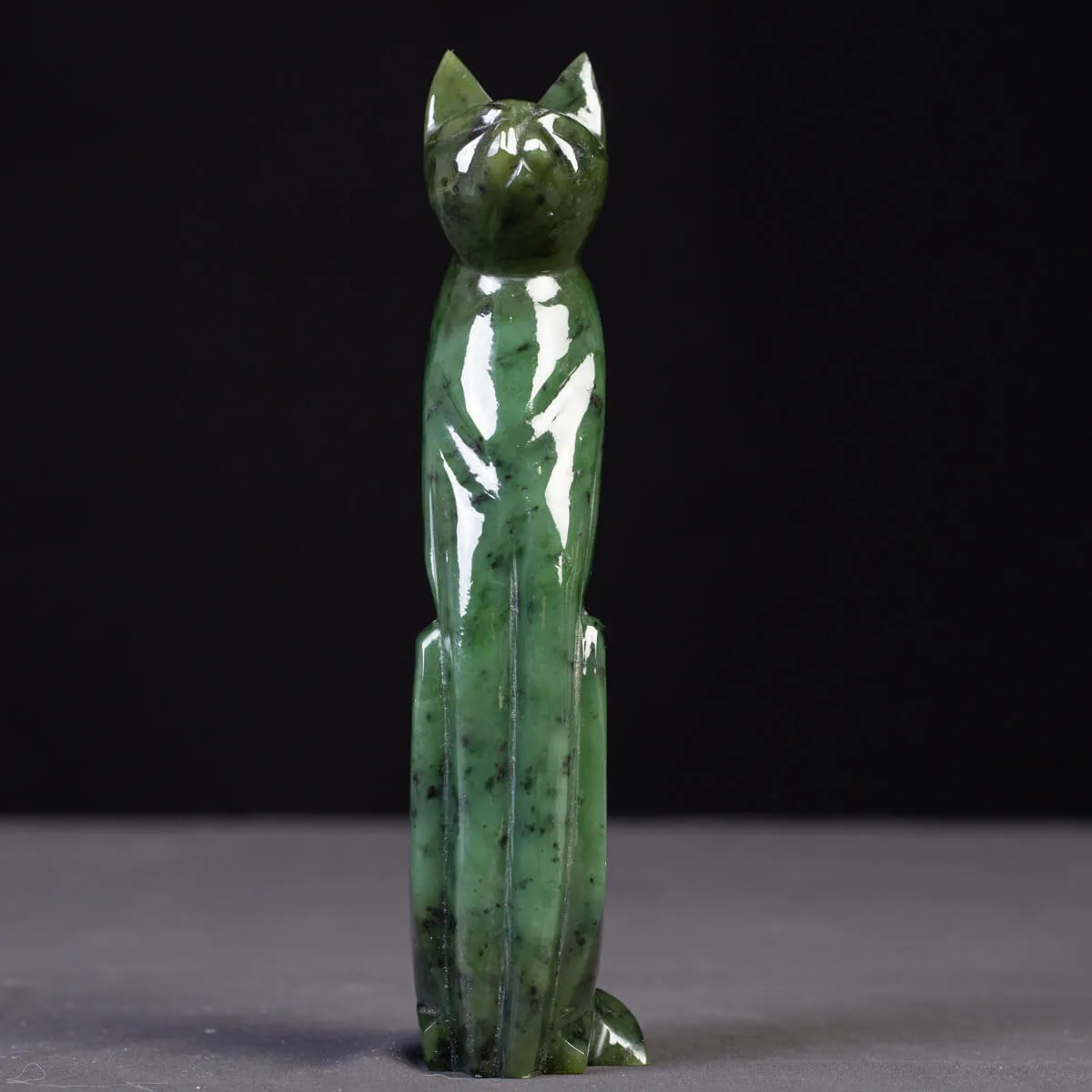 Intaglio in Giada di un Gatto Sacro.