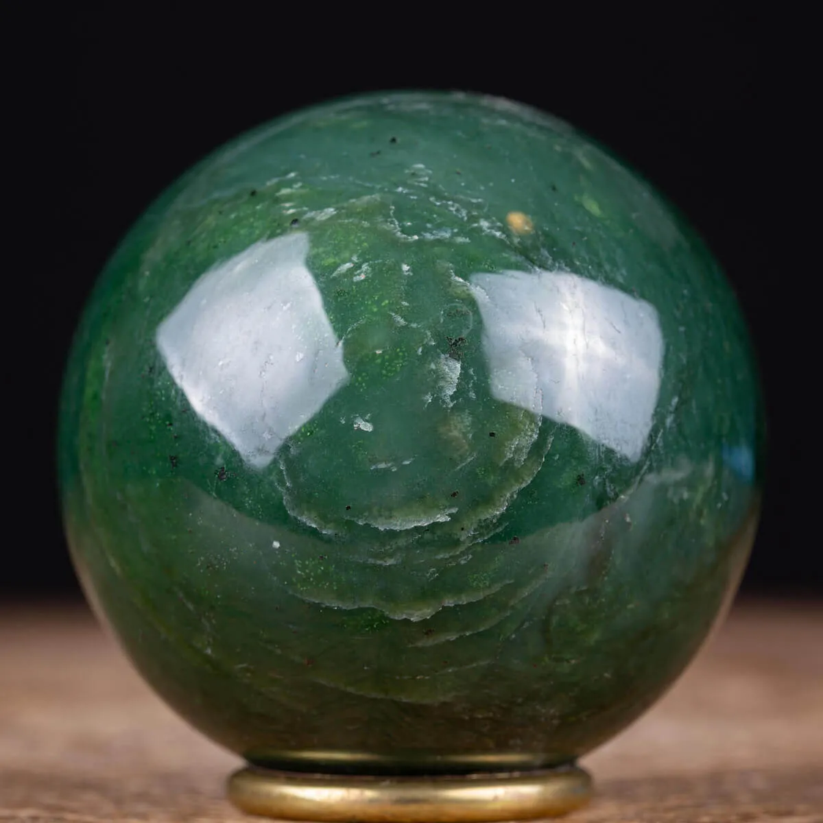 Sfera in Giada Nefrite di Alta Qualità.