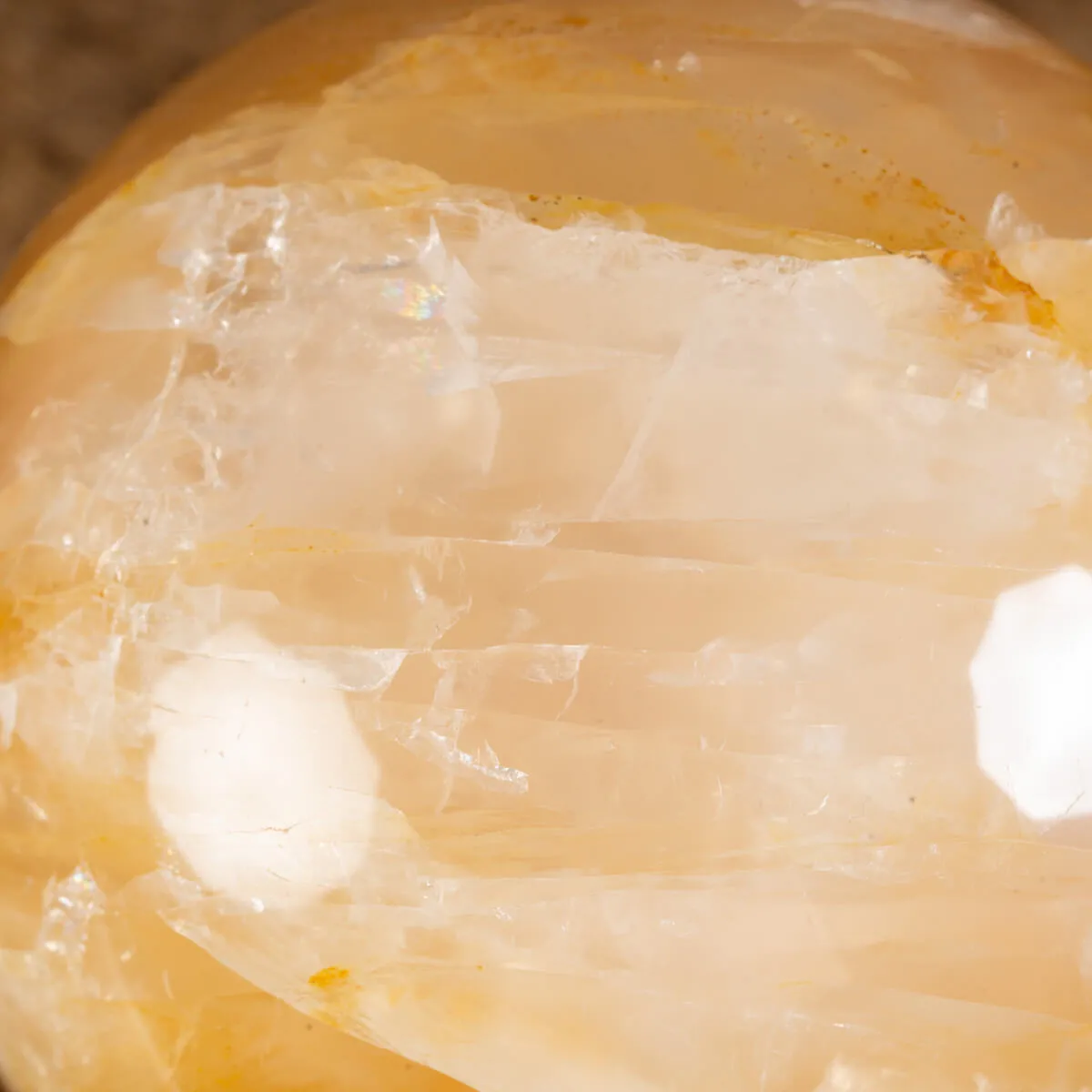 Sfera di Quarzo Ematoide (Golden Healer) – Potente Cristallo di Guarigione e Connessione Energetica.
