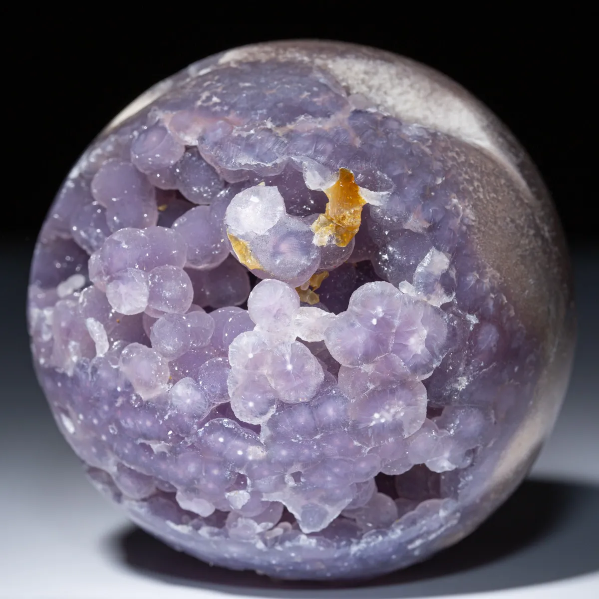 Sfera di calcedonio botroidale viola