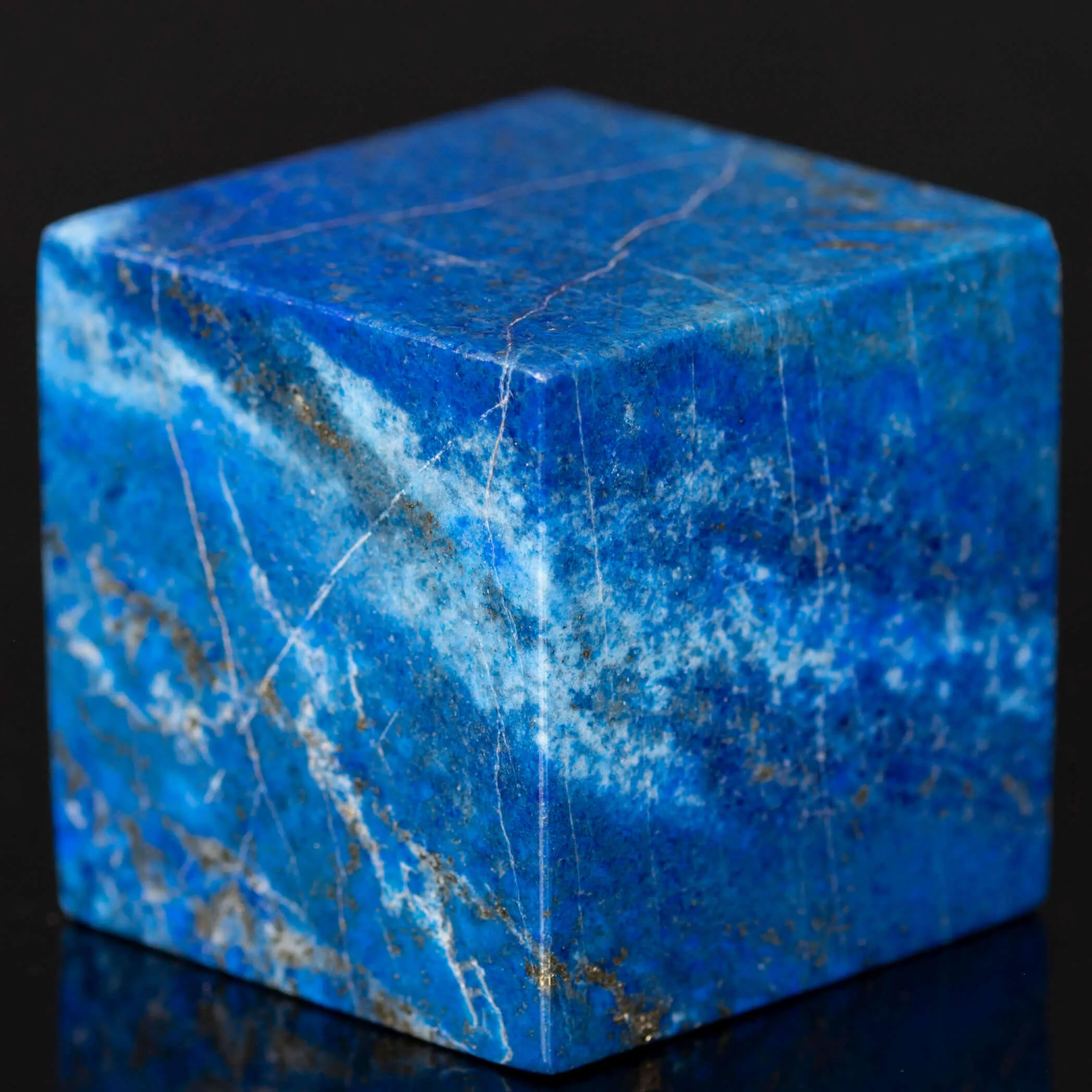 Cubo in Lapislazzuli – Intaglio Geometrico.