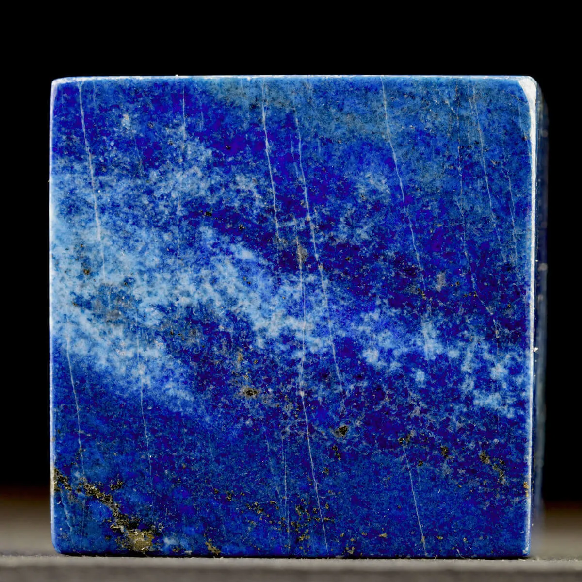Cubo in Lapislazzuli – Intaglio Geometrico.