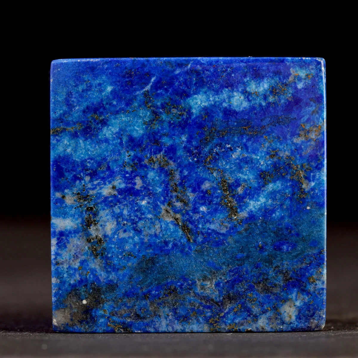 Cubo in Lapislazzuli di prima scelta.