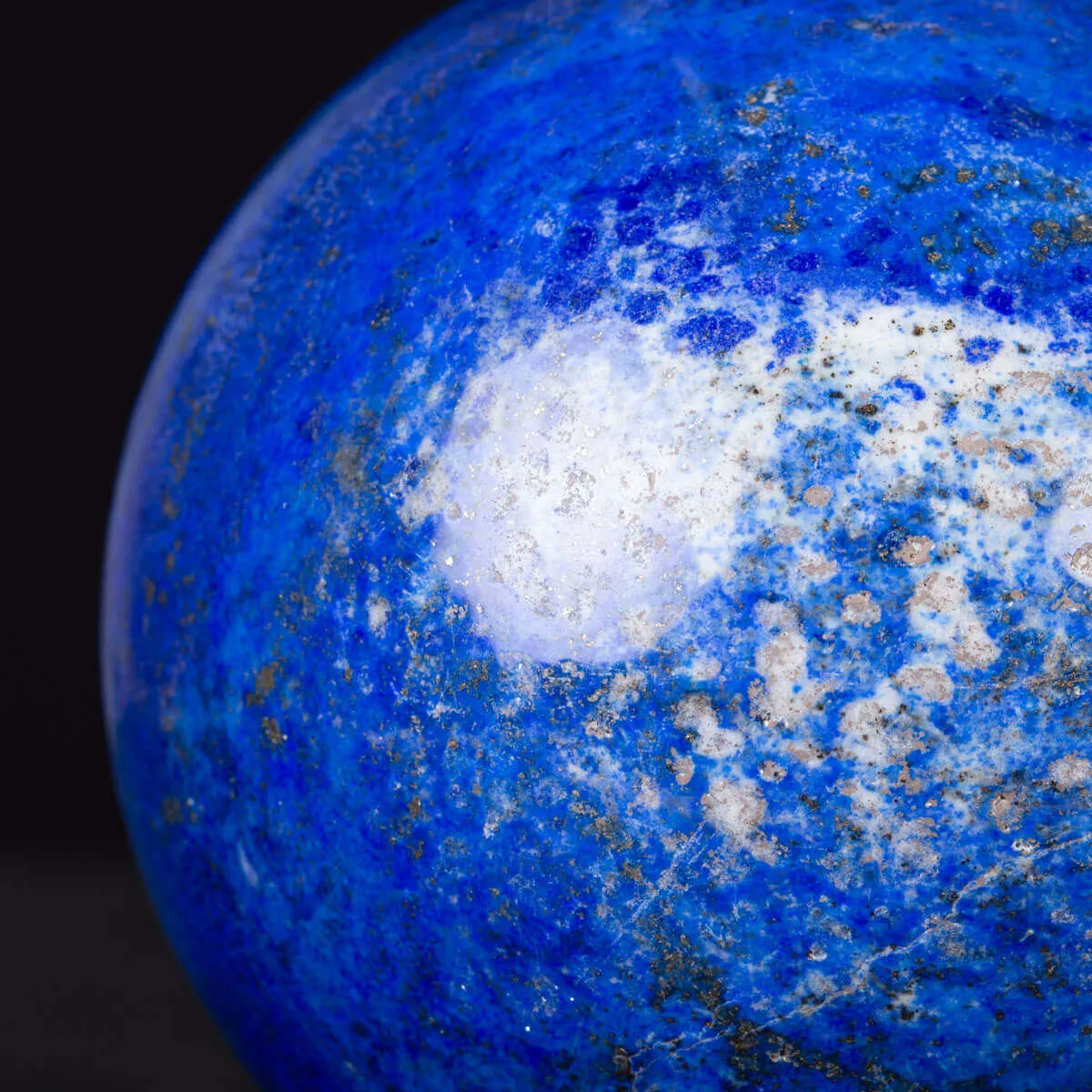 Esplora l'Eleganza Celestiale.