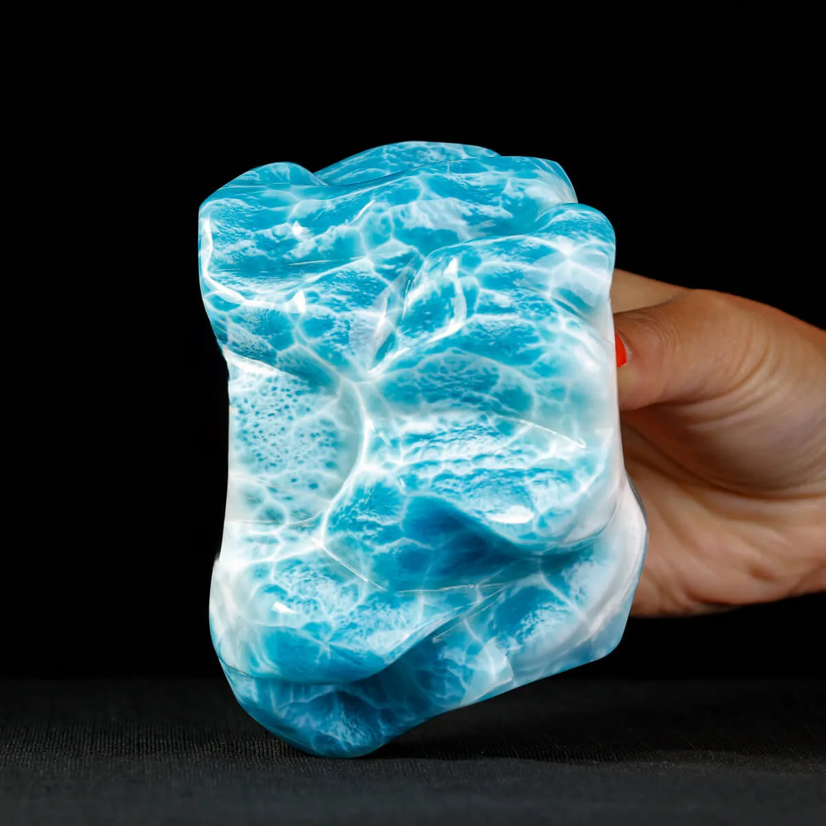 Larimar dei Caraibi: Un Tesoro Raro di Eccezionale Qualità per Collezionisti.