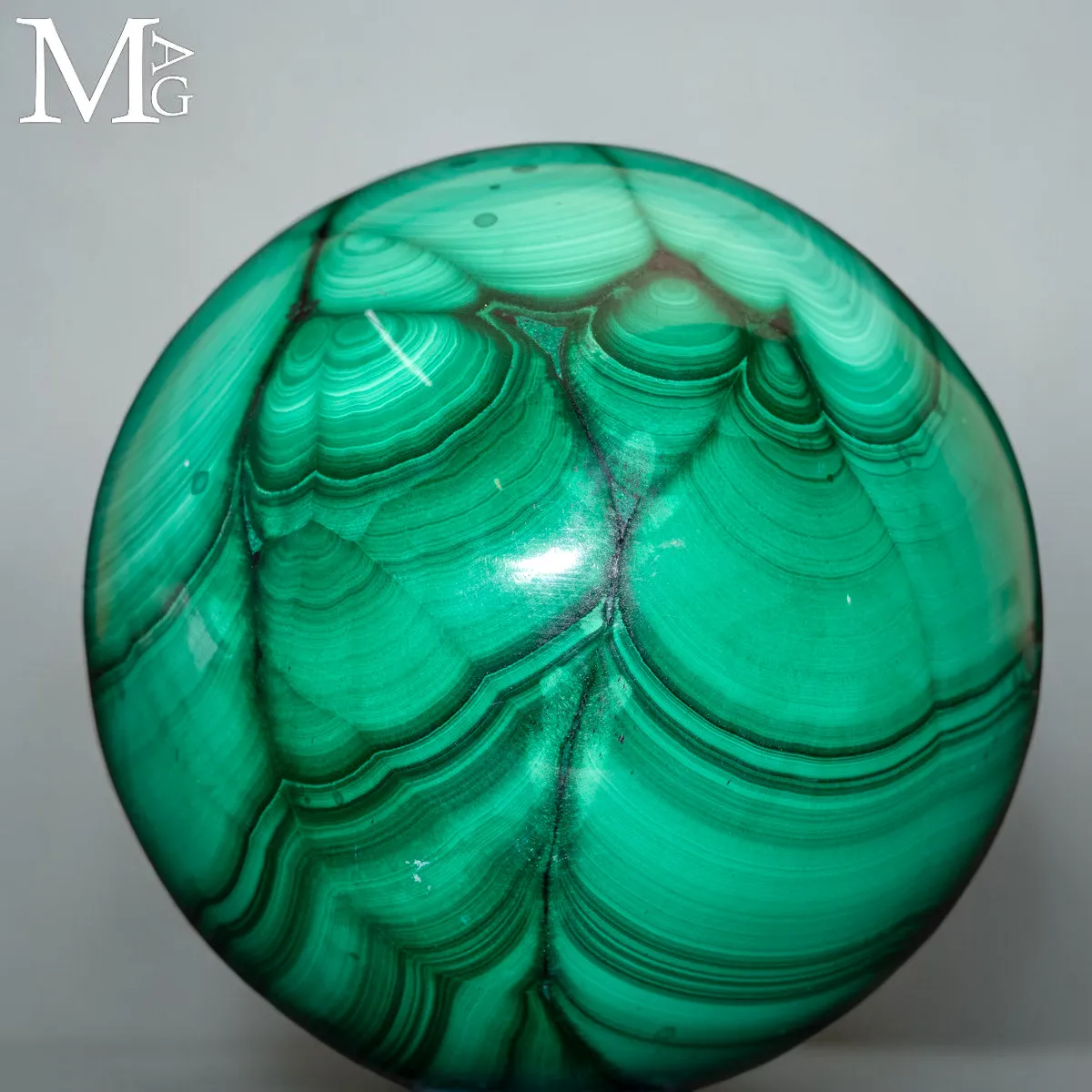 Sfera in Malachite del Congo – intaglio da blocco massivo