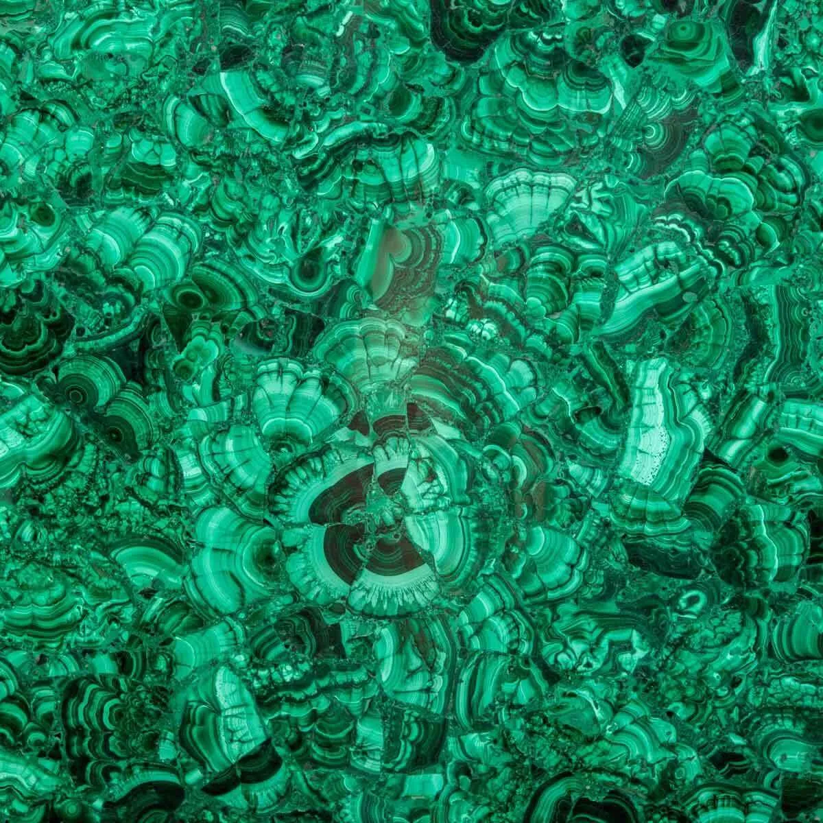 Tavolo Rotondo Esclusivo in Mosaico di Malachite.