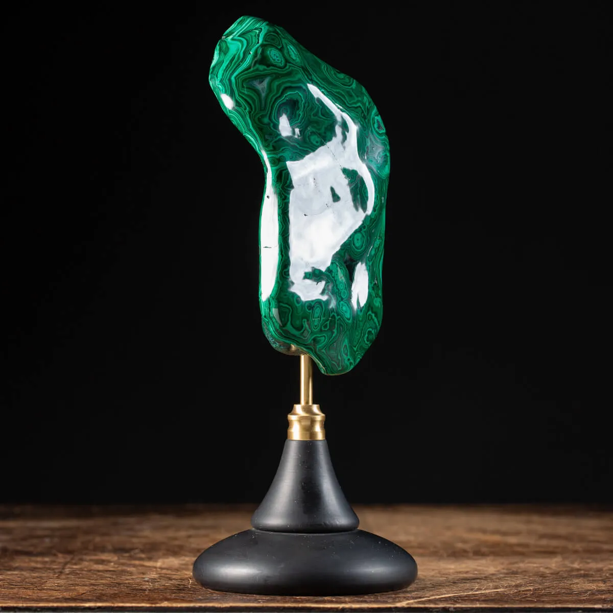 Malachite su Piedistallo in Ottone e Legno