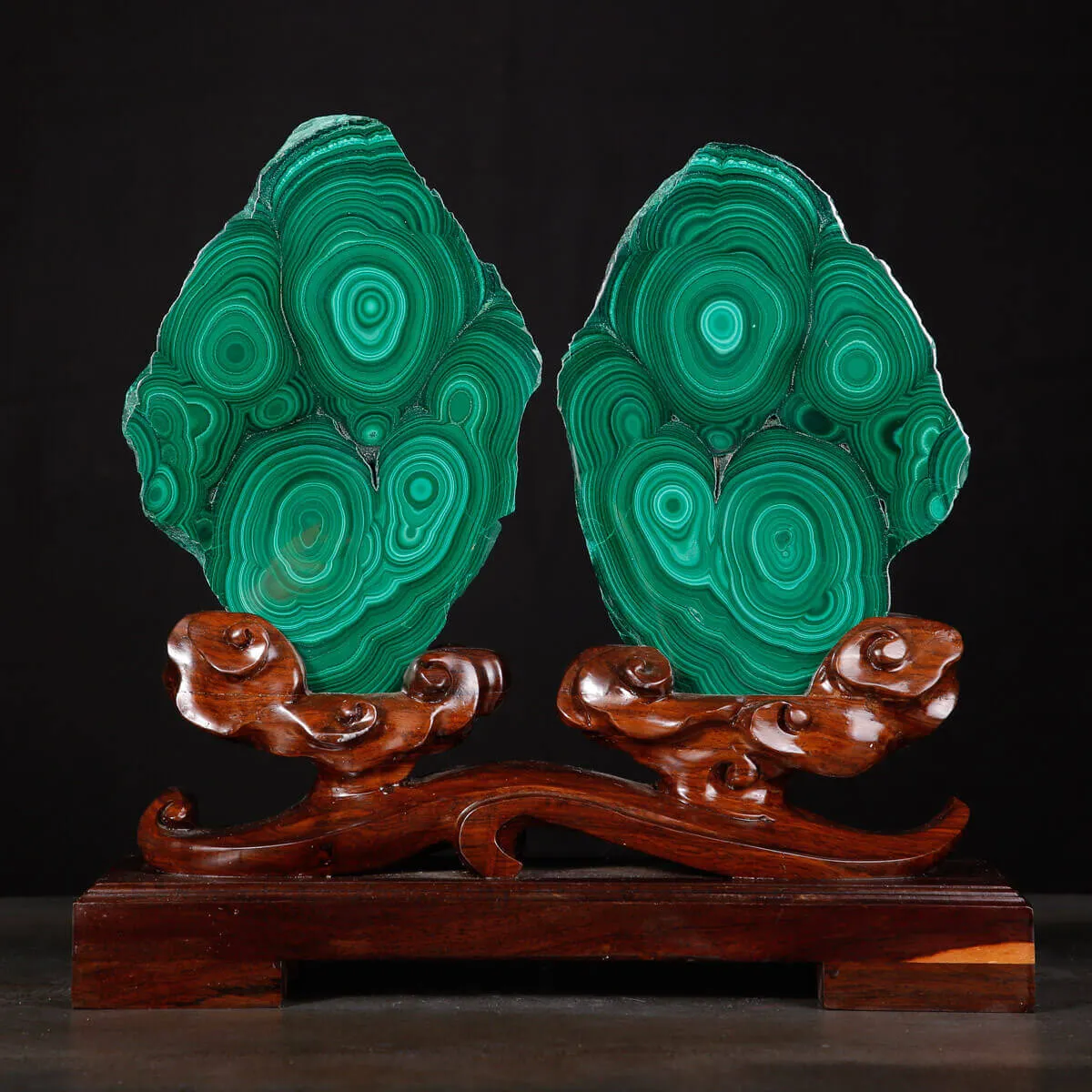 Coppia di lastre in Malachite di prima scelta.