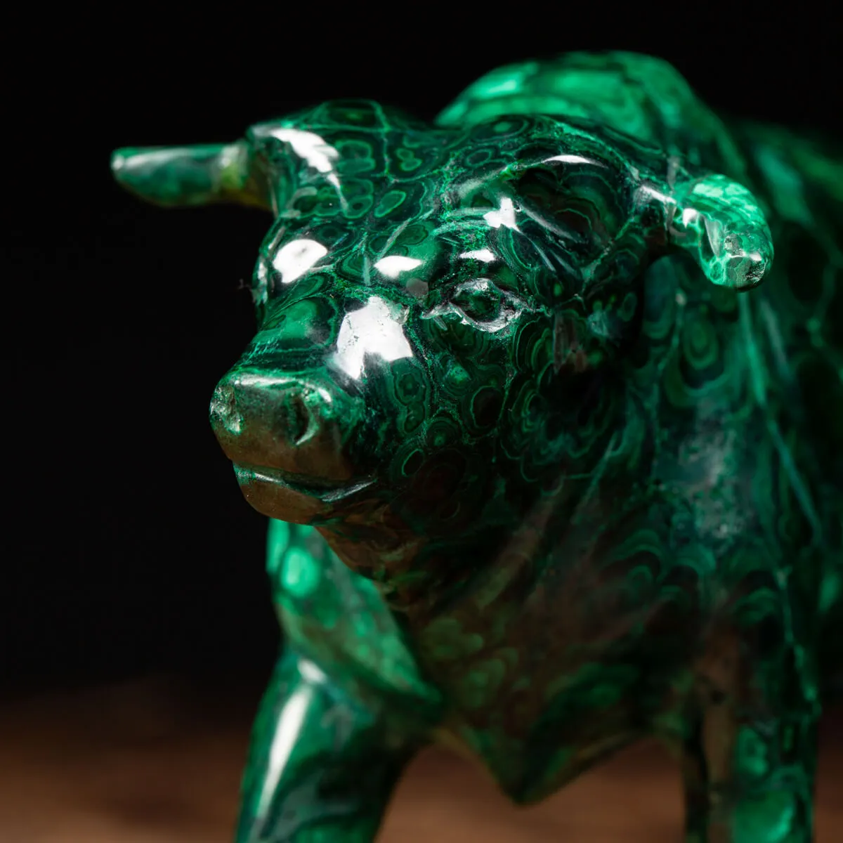 Statua Toro in Malachite