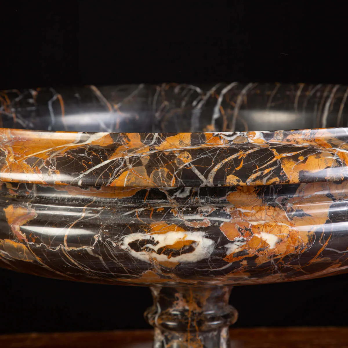 Vaso portafrutta della Tradizione Artistica Italiana.