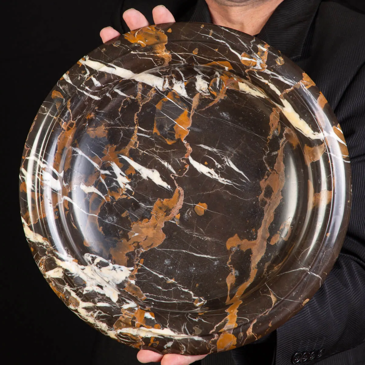 Vaso in Nero Michelangelo - Eleganza Intramontabile.