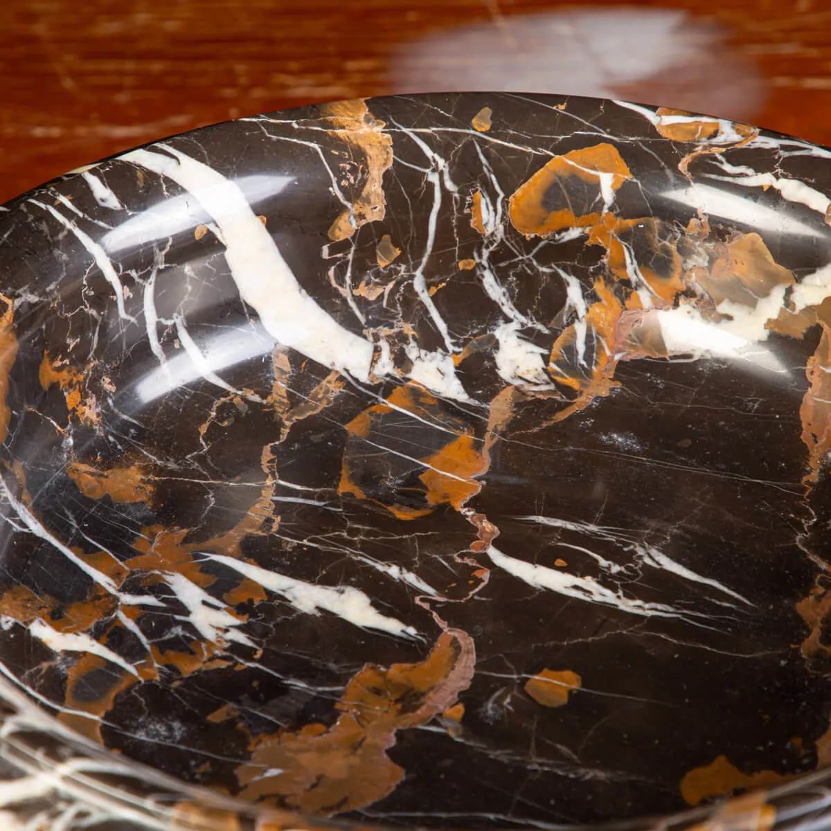Vaso in Nero Michelangelo - Eleganza Intramontabile.