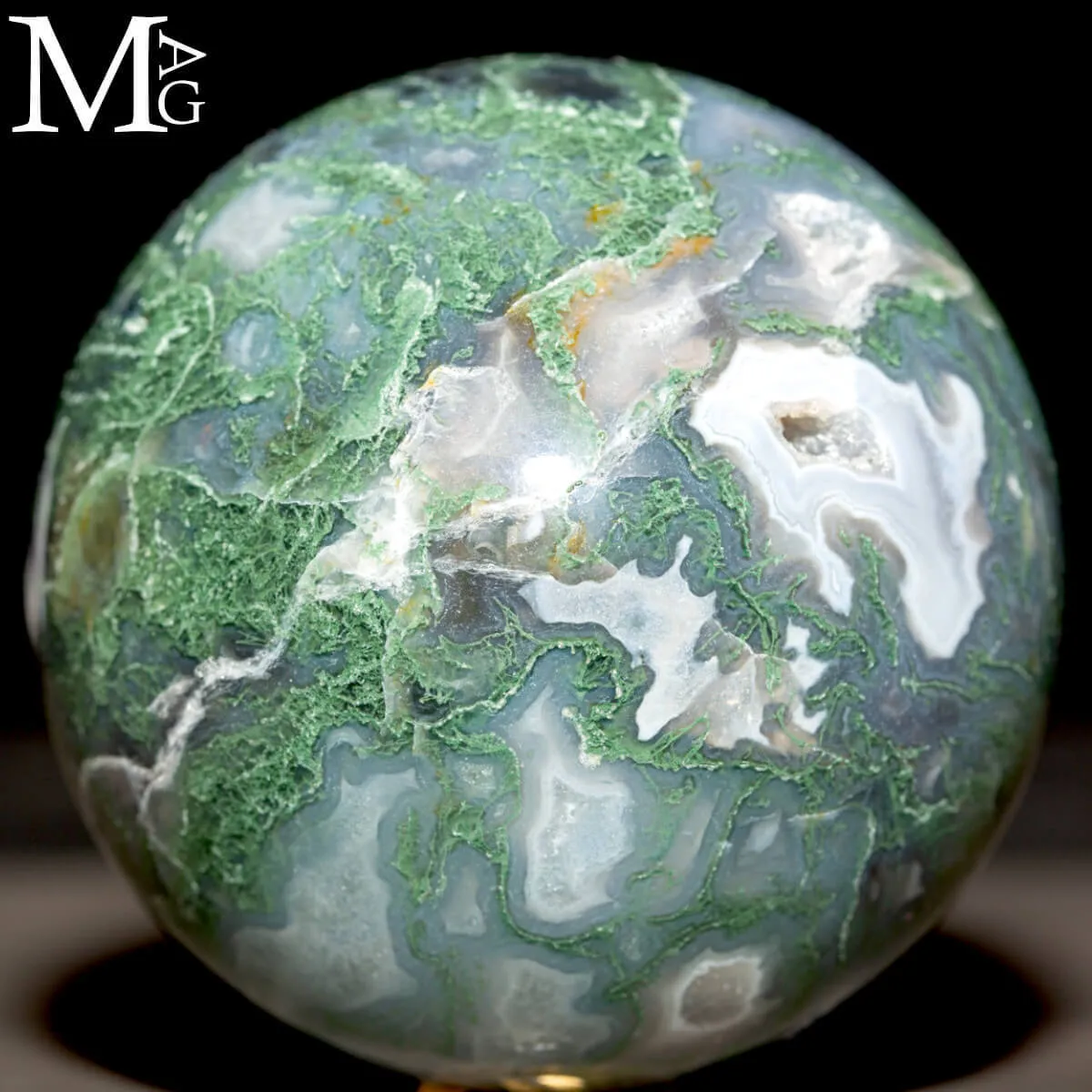 Sfera di Agata Muschiata – Un minerale di Connessione con la Natura.