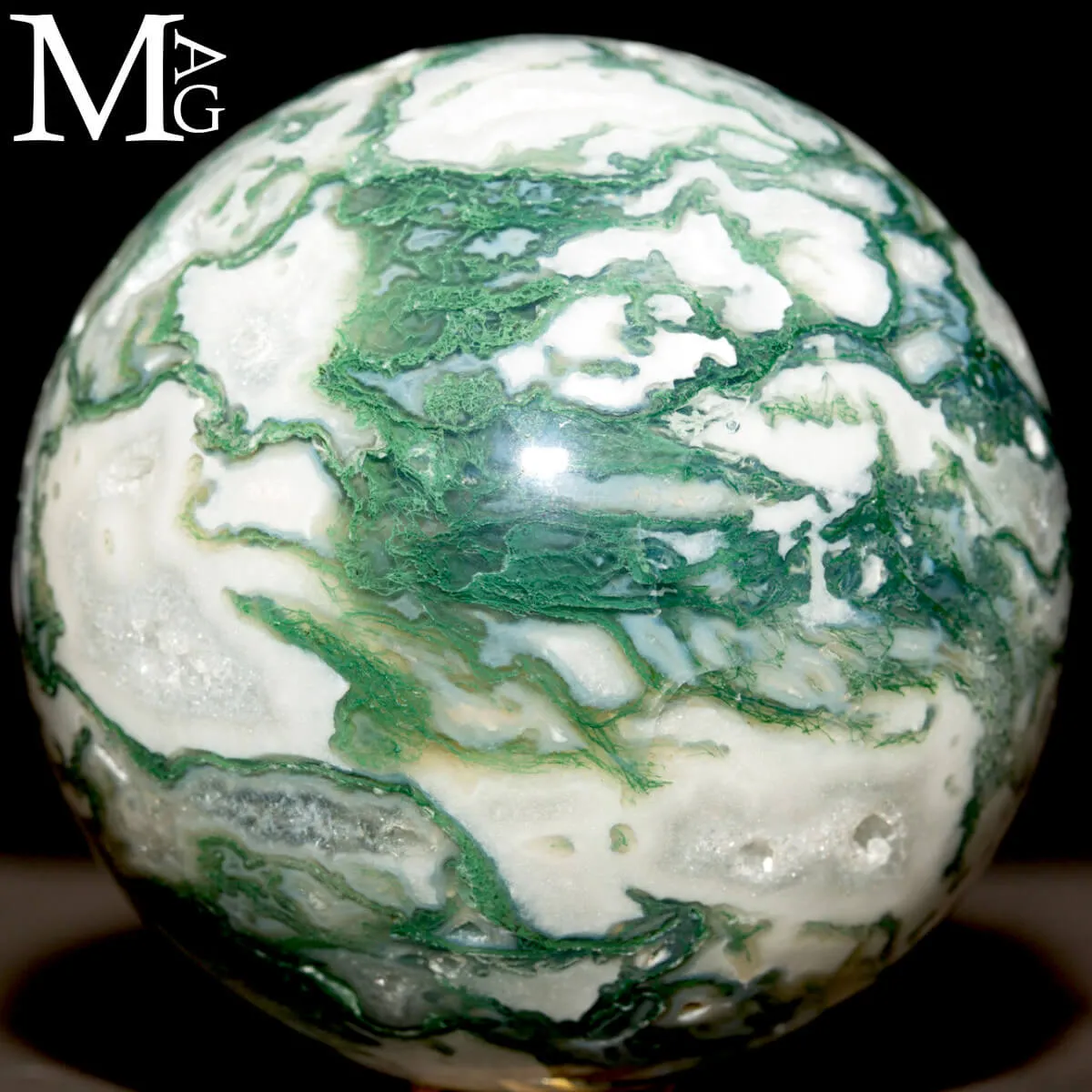 Sfera di Agata Muschiata – Simbolo di Armonia e Abbondanza Naturale