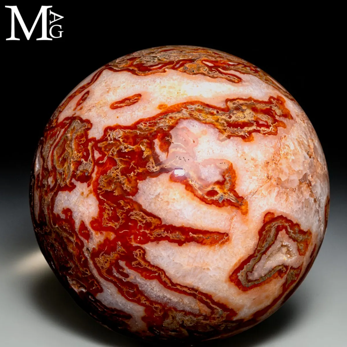 Sfera in Agata Muschiata con Cristalli di Quarzo.
