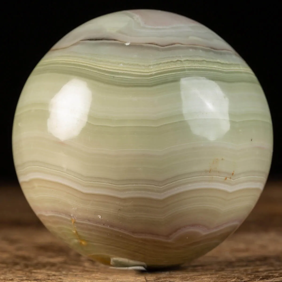 Sfera  di  onice verde.