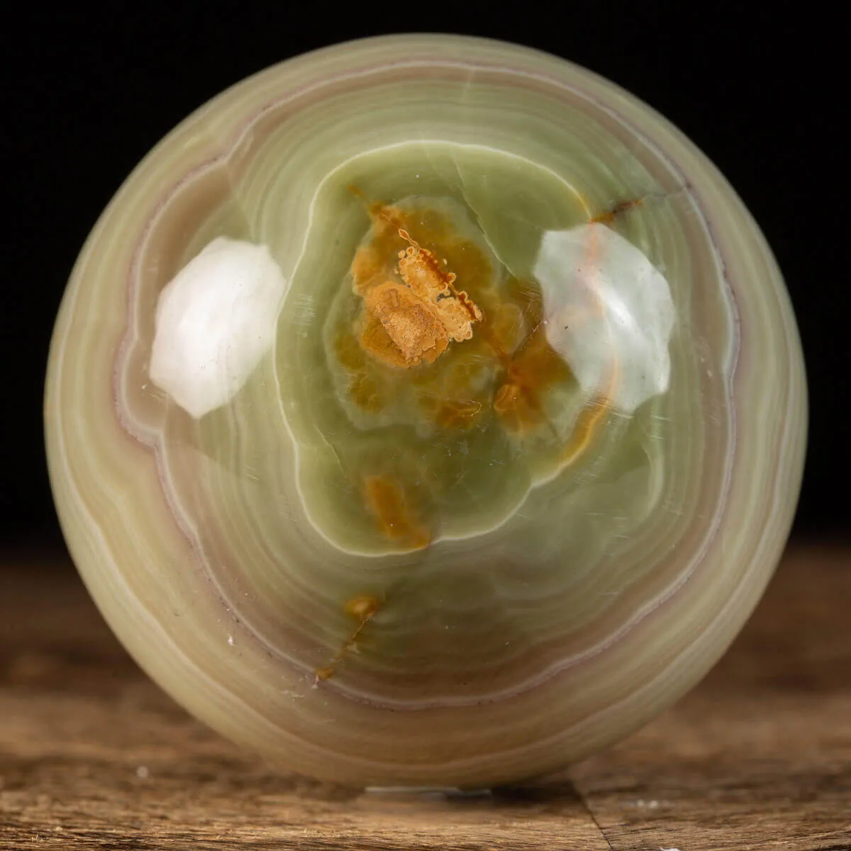 Sfera  di  onice verde.