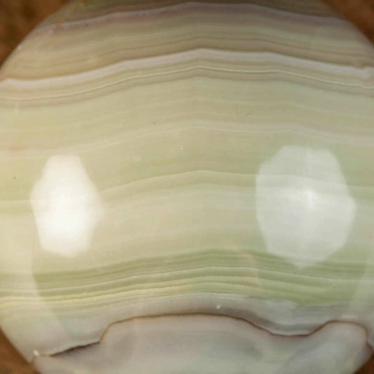 Sfera  di  onice verde.