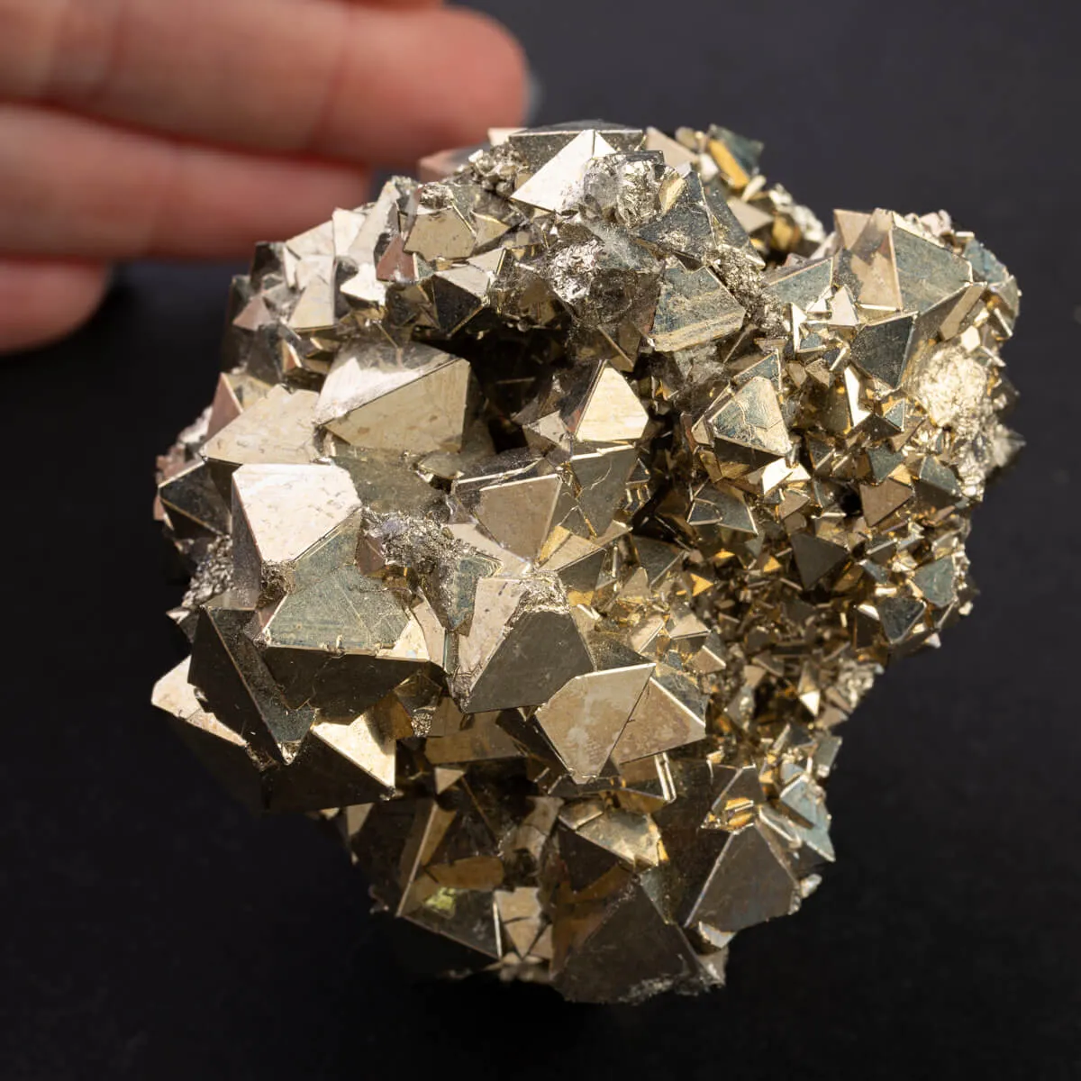 Pirite Piramidale di Huanzala: Geometria Unica.