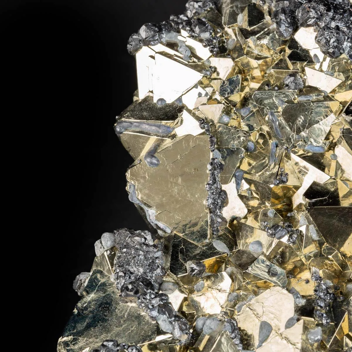 Cristalli di Pirite con Sfalerite