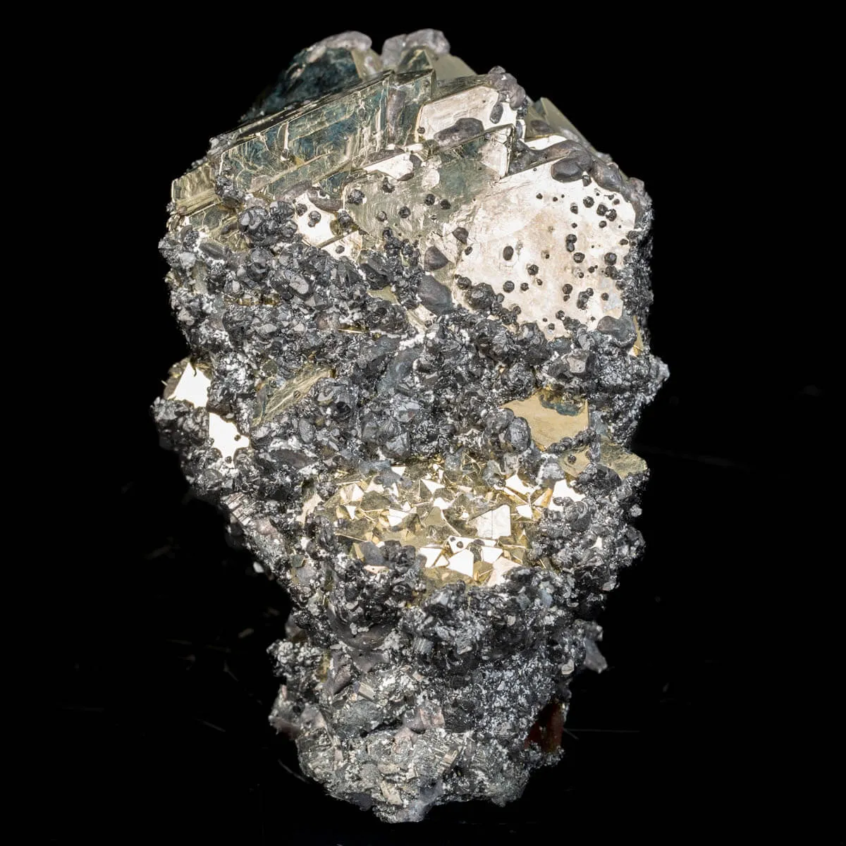 Esemplare ottaedrico di pirite peruviana con Sfalerite