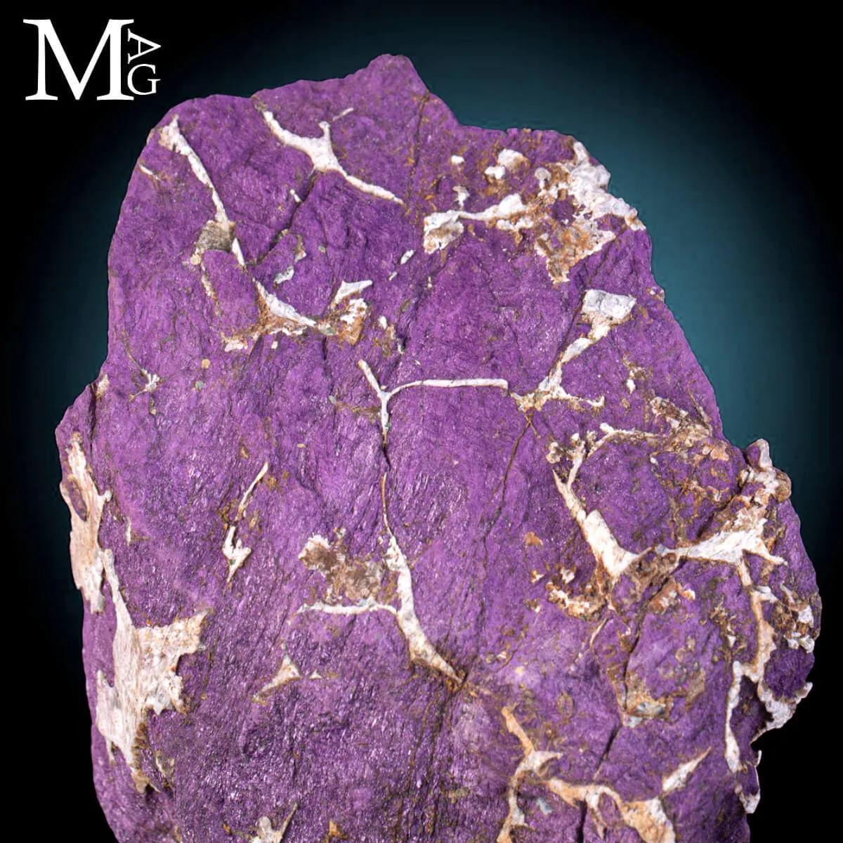 Purpurite della Namibia su base in legno e ottone