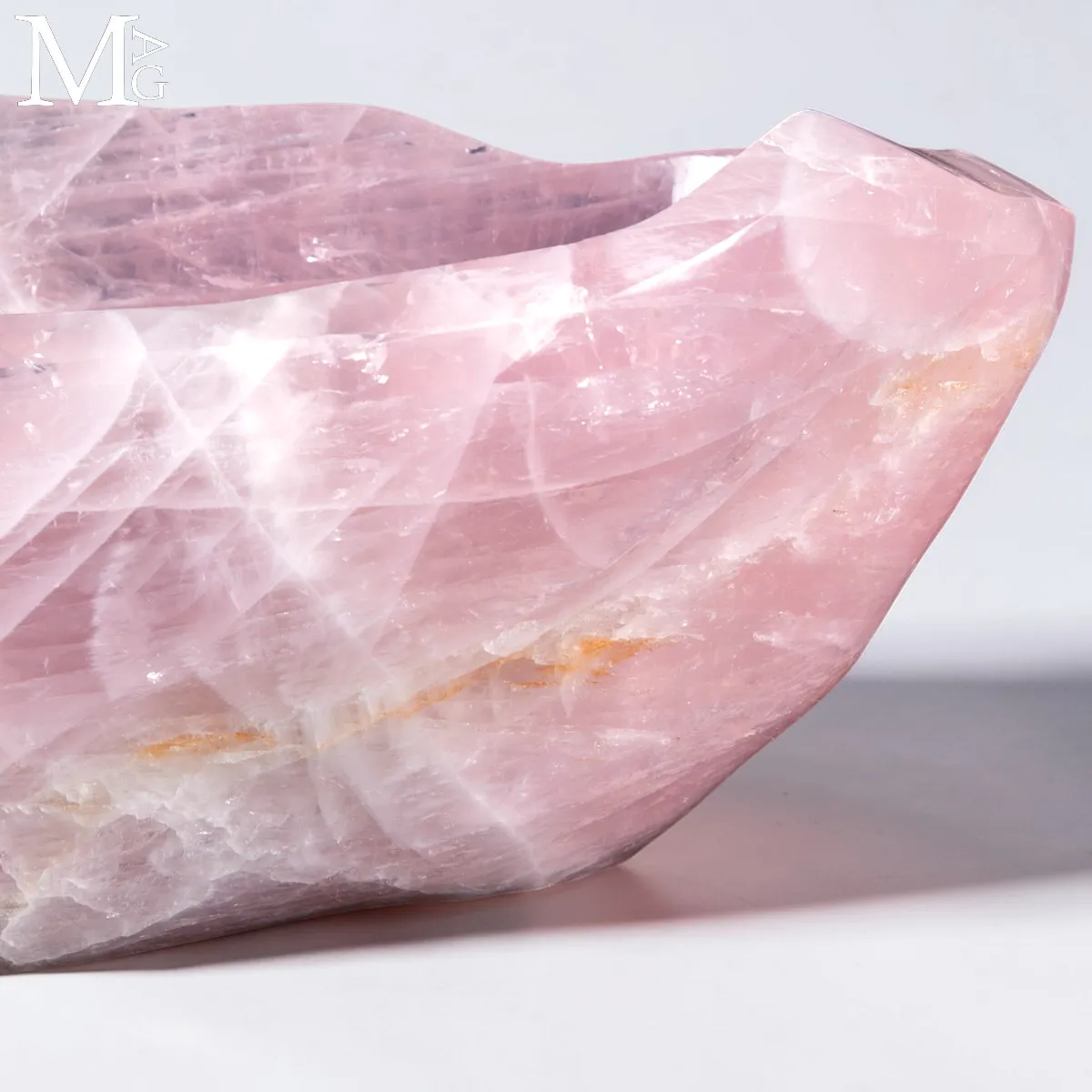 Vasca Scultorea in Quarzo Rosa Monolitico