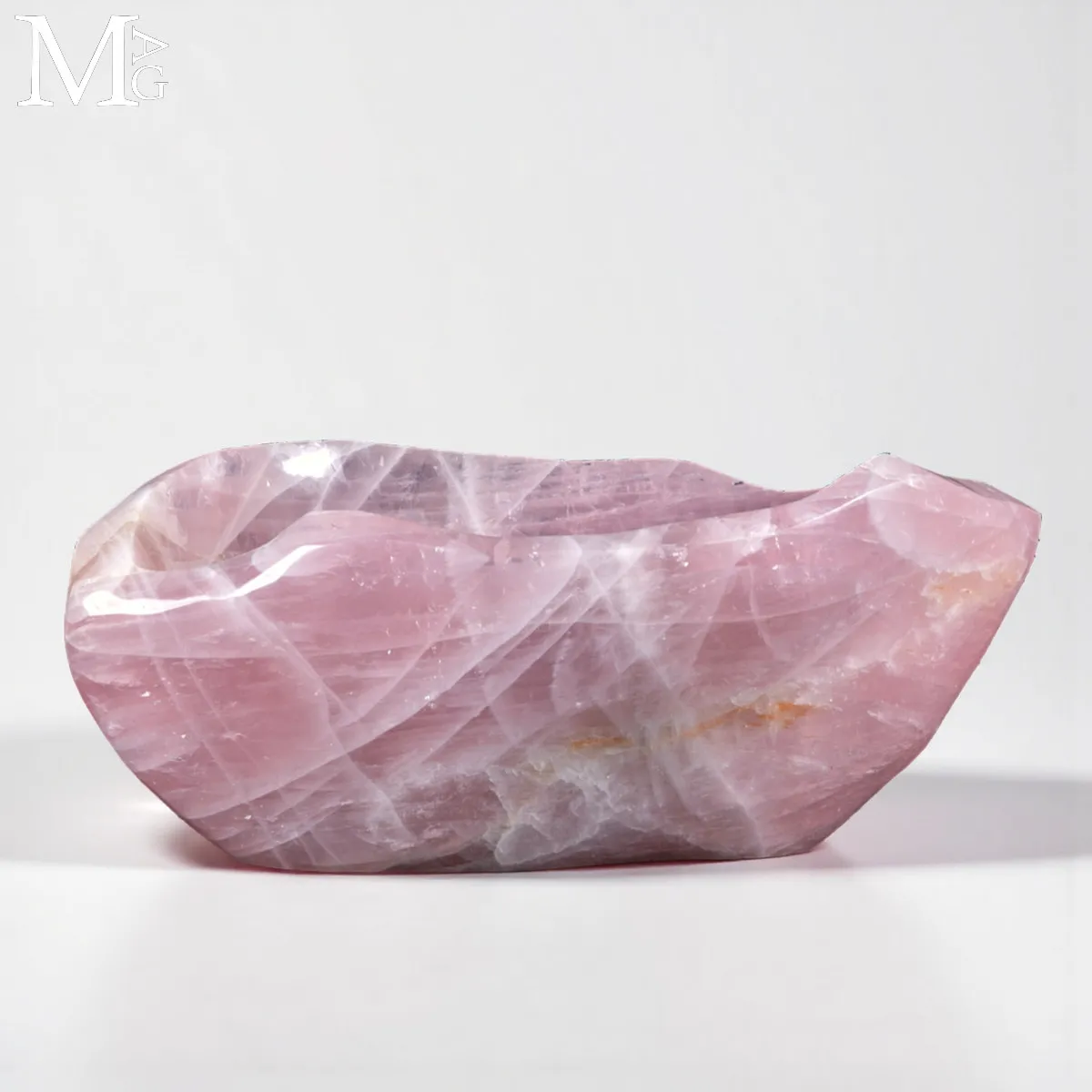 Vasca Scultorea in Quarzo Rosa Monolitico