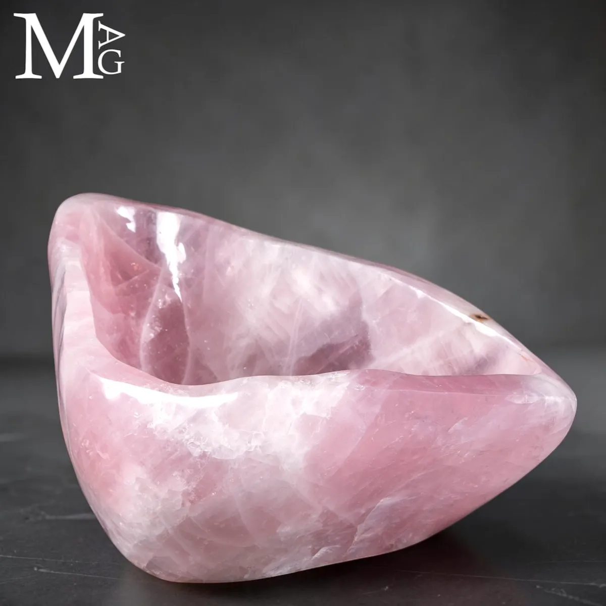 Vasca Monolitica in Quarzo Rosa Naturale.
