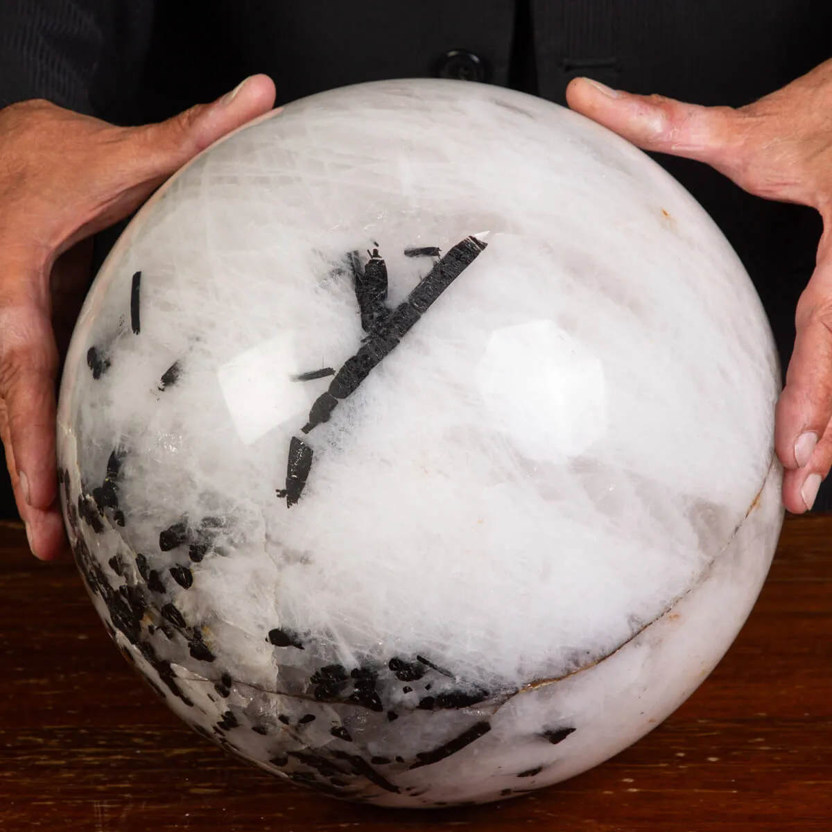 Sfera in Quarzo con tormalina nera