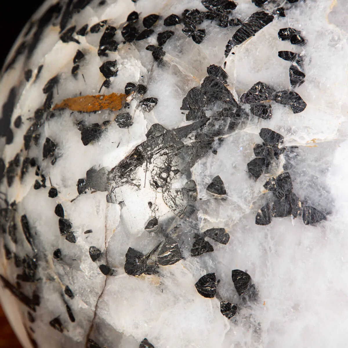 Sfera in Quarzo con tormalina nera