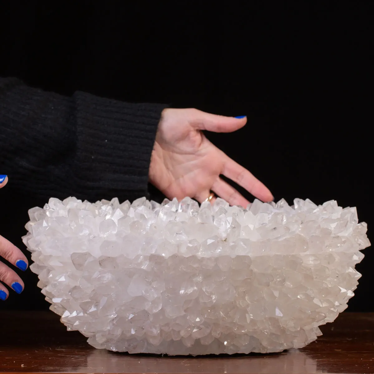 Ciotola di cristalli di quarzo: Eleganza dei cristalli.