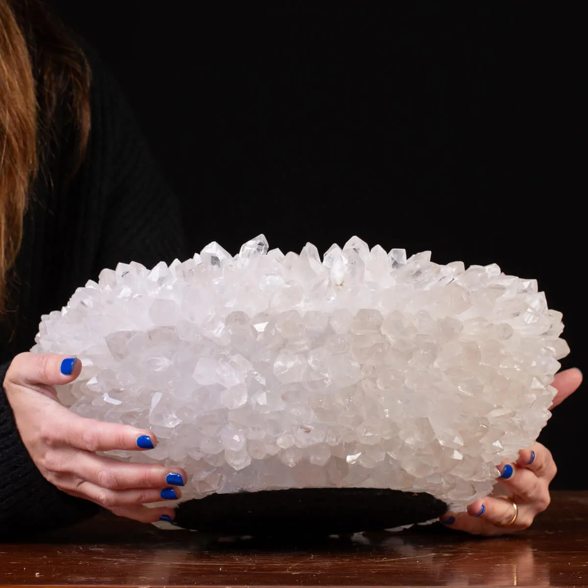 Ciotola di cristalli di quarzo: Eleganza dei cristalli.