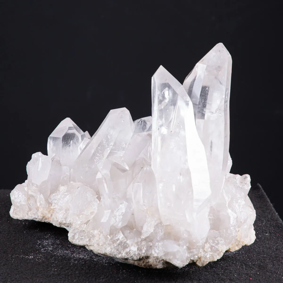 Il Mistero Antico dei Cristalli di Quarzo: Un Tesoro Naturale da Collezione.