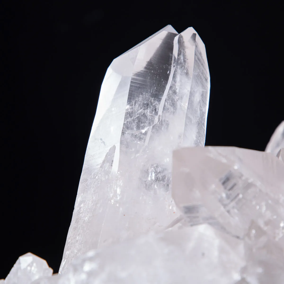 Drusa di Quarzo: Riflessi di Energia e Armonia.