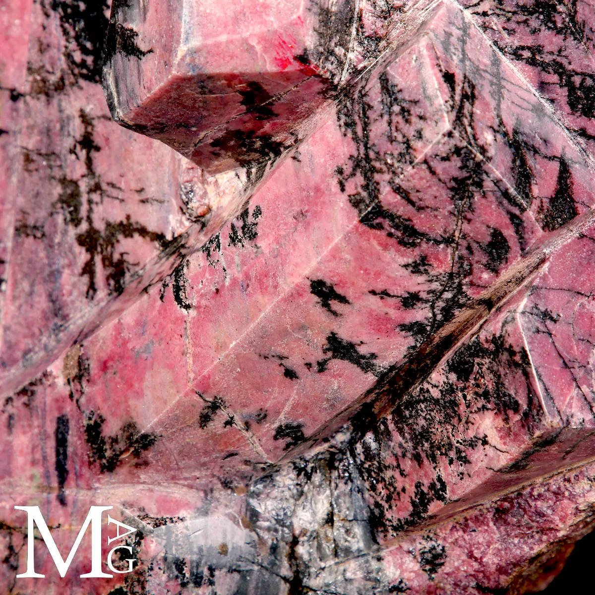 Scultura in Rodonite – Arte Contemporanea