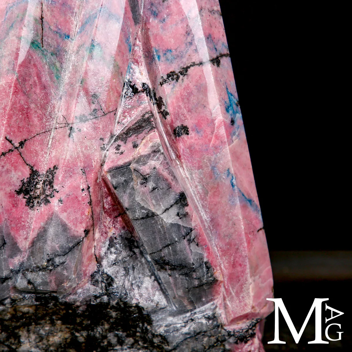 Scultura in Rodonite – Arte Contemporanea