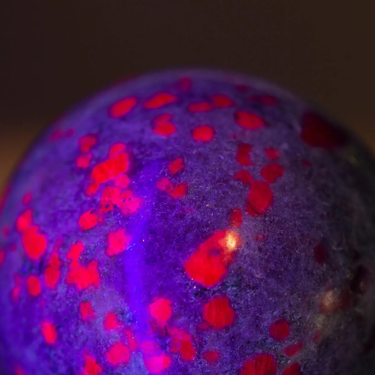 Sfera in Cianite con Rubini Naturali