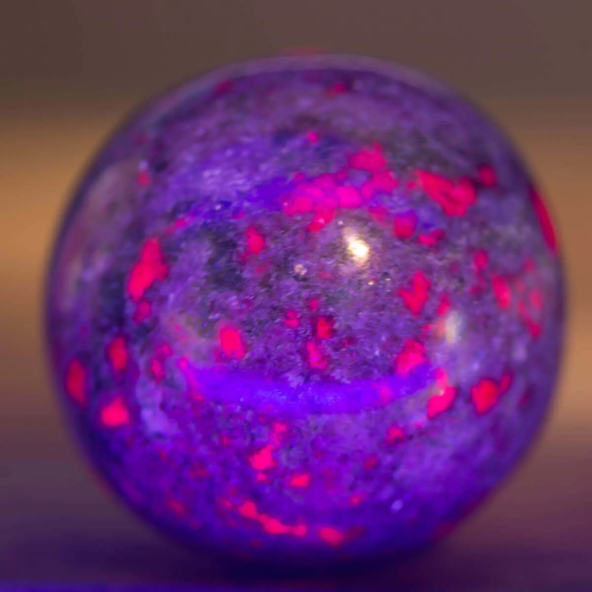 Sfera in Cianite con Rubini Naturali